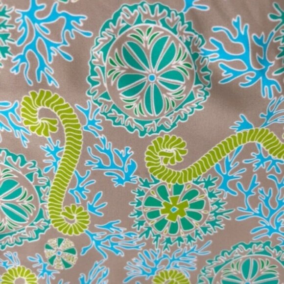 Spunk wear dress size S retro vibe in a vibrant floral print has stretch - Picture 4 of 6